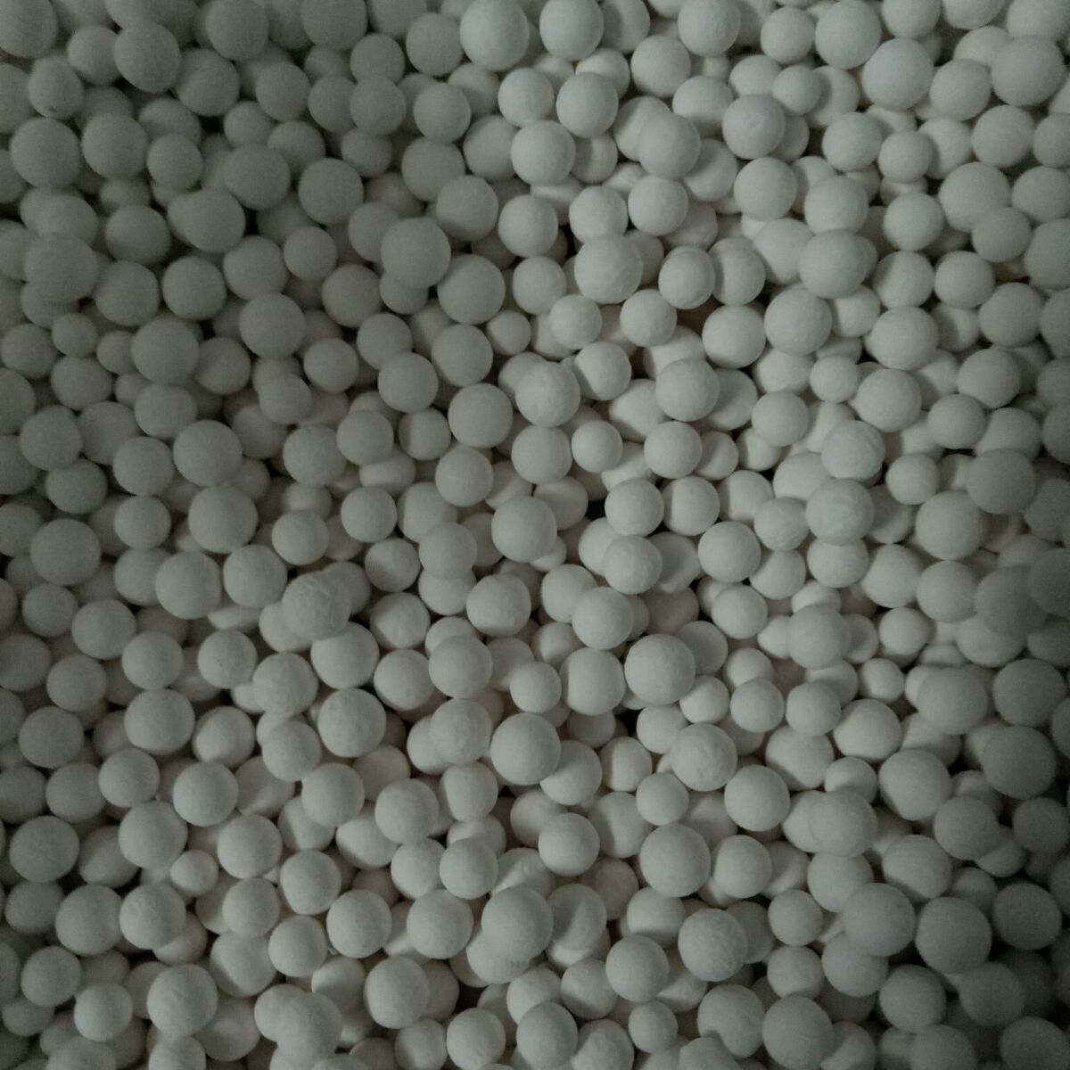 Hạt nhôm hoạt tính Activated alumina cho máy sấy khí, sấy hạt nhựa